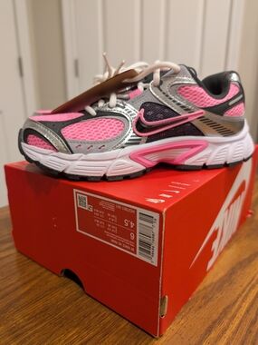 Nike V5 RNR Pink & Silver Running Shoes